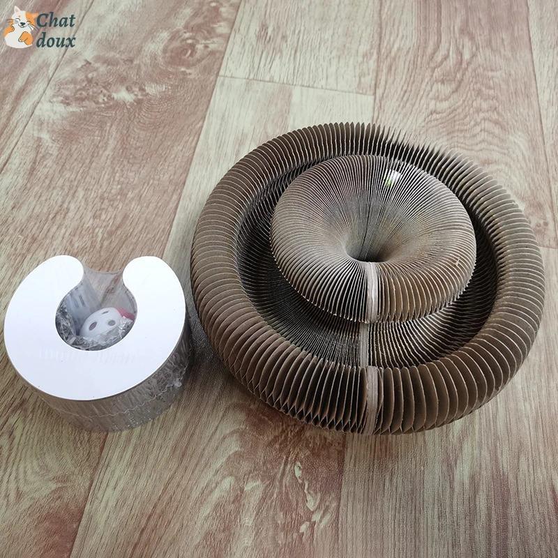 Griffoir innovant pliable et recyclable et jouet interactif pour chat | CartyGrat™ chat doux