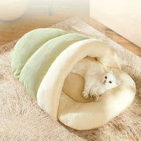 Lit-chat-en-forme-de-pantoufle-LitPantoufle