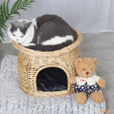 chat-sur-son-panier-chat-osier-chez-chat-doux